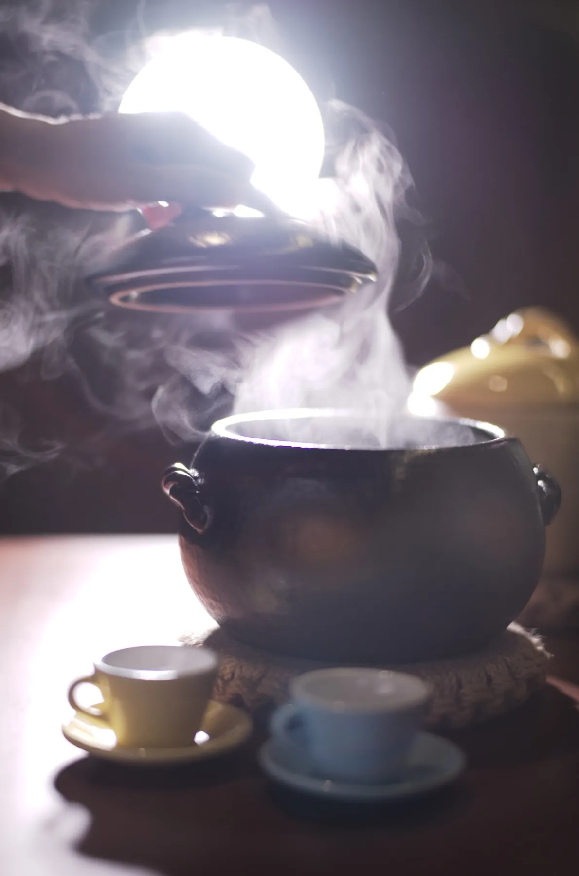 季節の彩りと薬味を添えた腹釜の釜飯セット