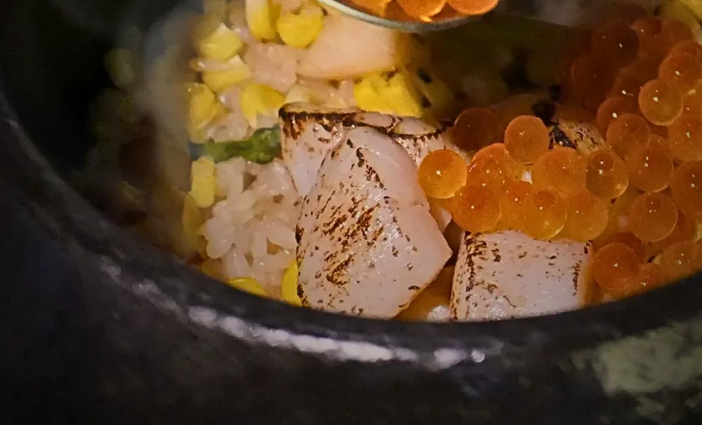 いくらと帆立の釜飯
